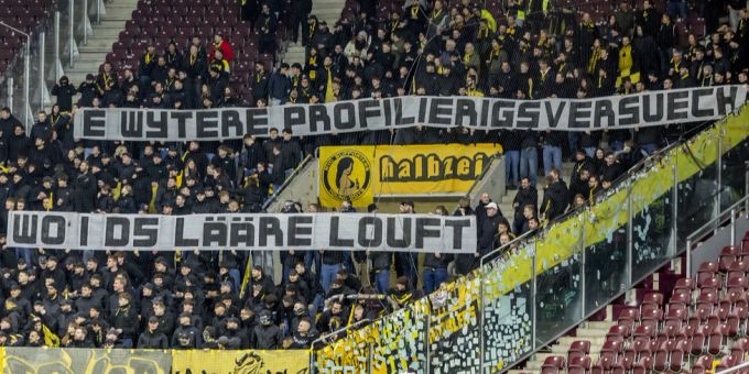 Die Fans solidarisieren sich über Vereinsgrenzen hinweg gegen die HOOGAN-Motion. YB Super League Fans