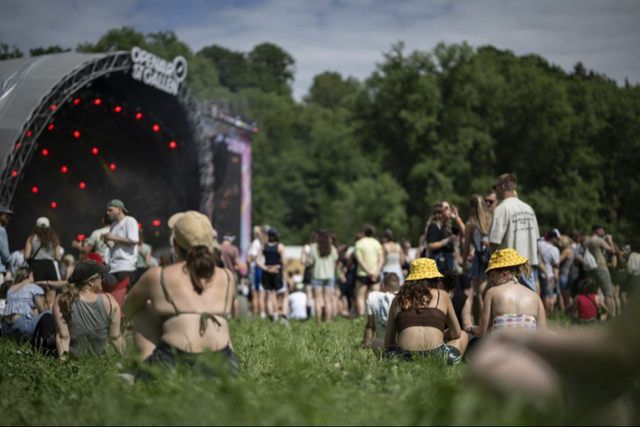 Statt des Tickets werden direkt Festival-Bändel verschickt, wenn man früh genug kauft.