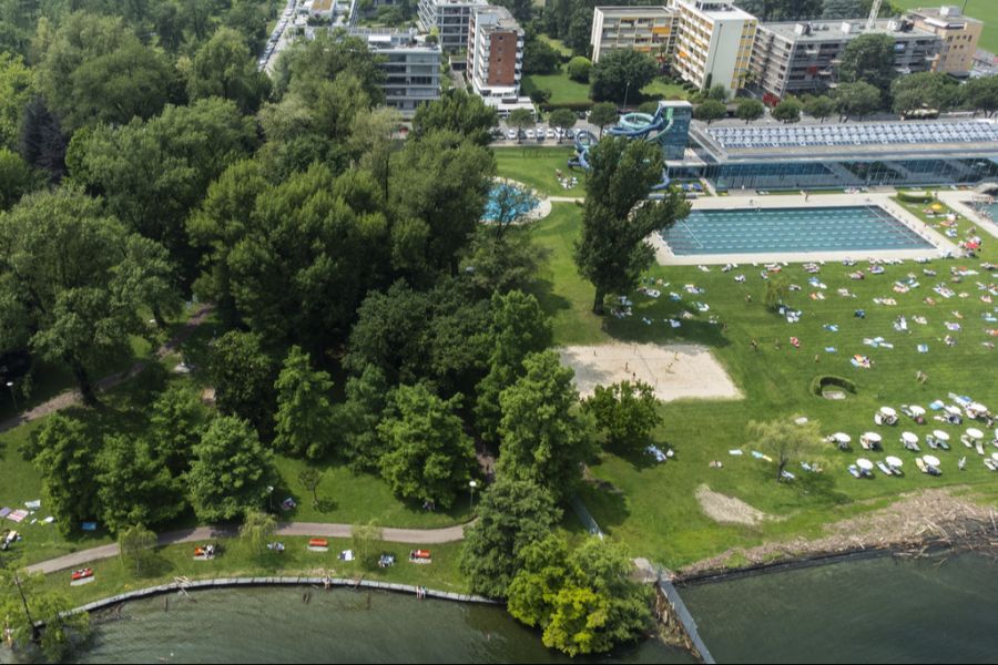 Im Tessin hingegen zeigt dich das Wetter von seiner sommerlichen Seite.