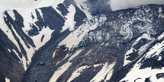 In der Schweiz haben sich immer wieder grosse Gesteinsmengen gelöst und sind in die Tiefe gekracht. (Archivbild) Gesteinsmengen