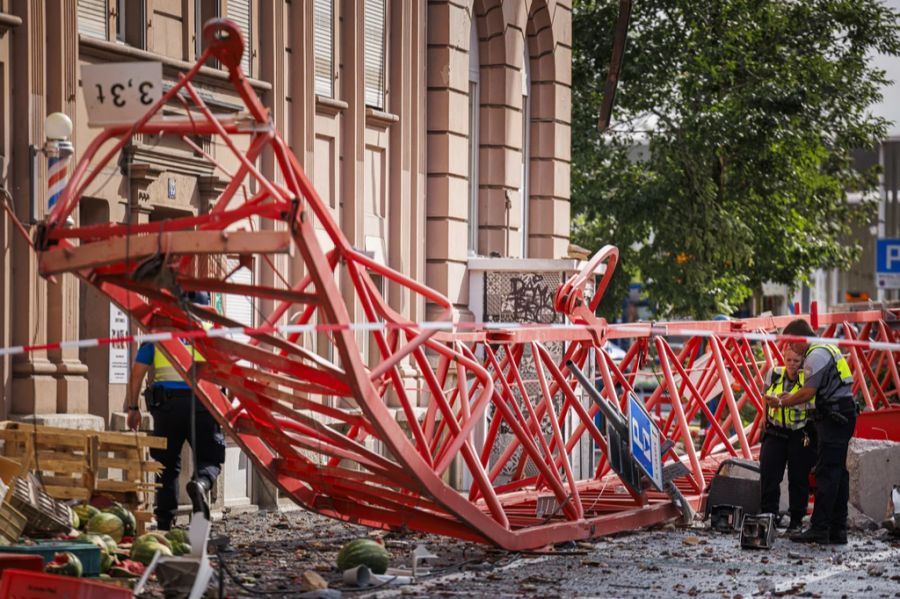 Bei der Katastrophe kam ein Mensch ums Leben, als ein Kran auf einer Baustelle im Bahnhofquartier umstürzte.