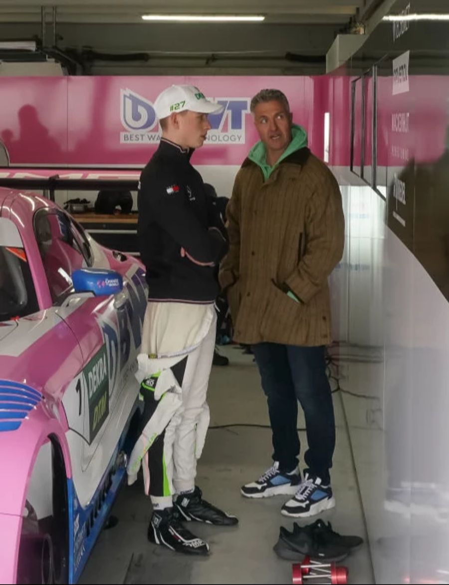 Ralf Schumacher (rechts) mit seinem Sohn David Schumacher im April 2022.