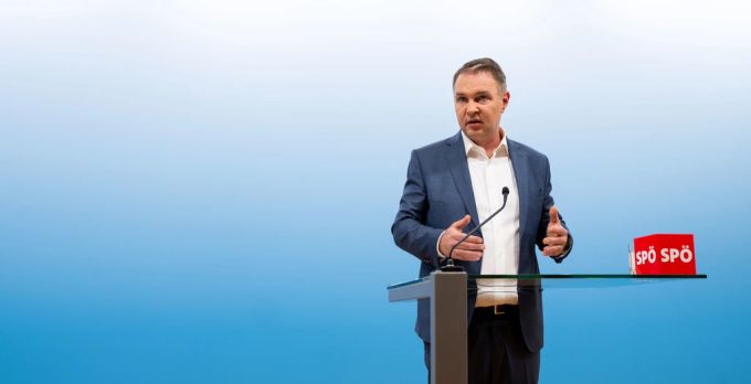 SPÖ-Chef Andreas Babler ist offen für eine Koalition mit der ÖVP. andreas babler spö övp