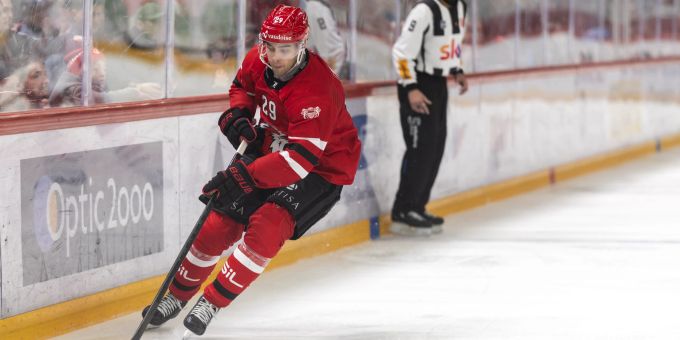 Ahti Oksanen vom Lausanne HC muss pausieren. Ahti Oksanen