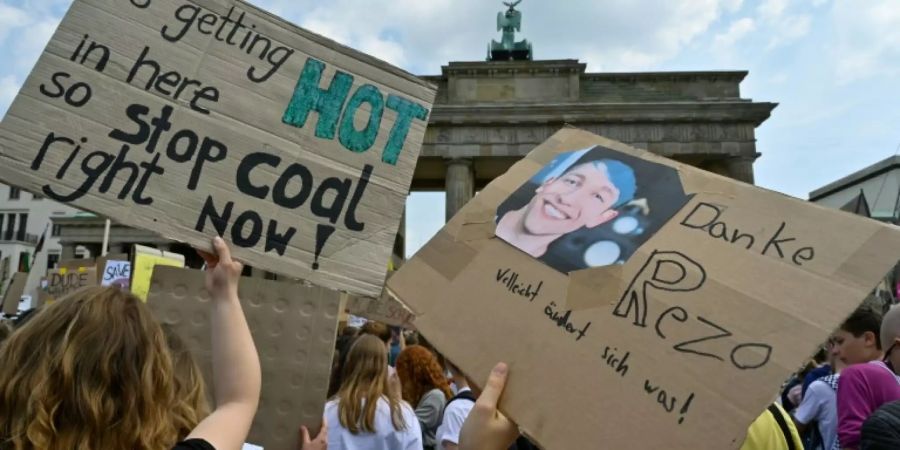 Dank an Rezo bei Fridays-for-Future-Protest in Berlin