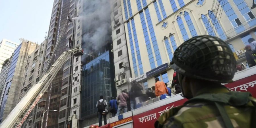 Hochhausbrand in Dhaka