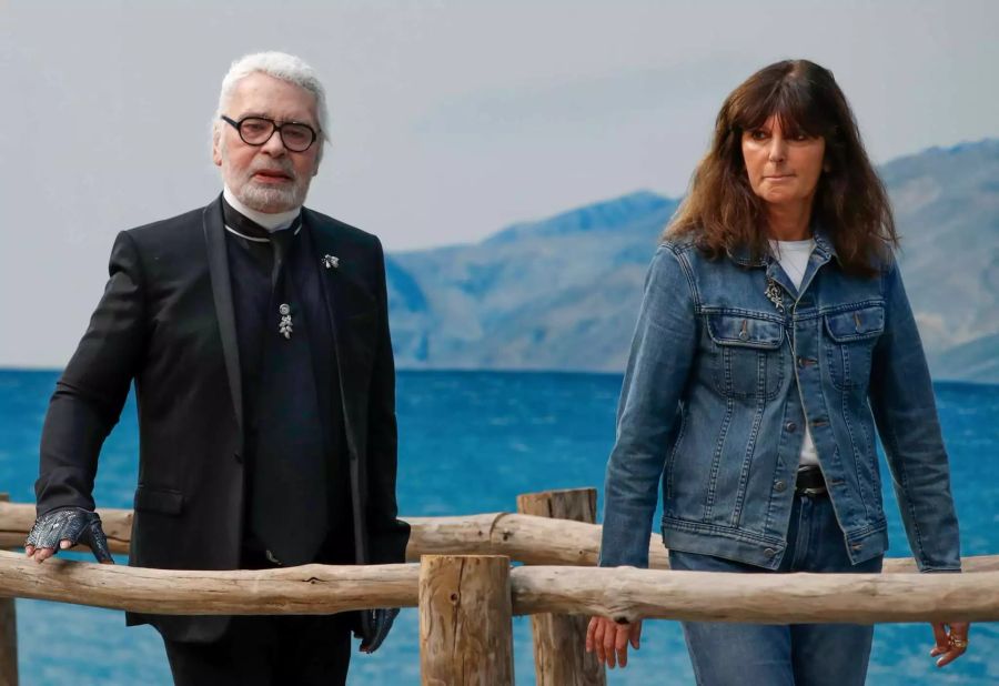 Die rechte Hand von Karl Lagerfeld, Virginie Viard, wird dem Modeschöpfer bei Chanel nachfolgen.