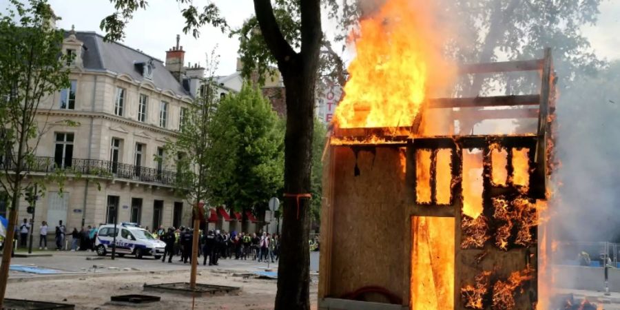 Flammender Protest in Reims