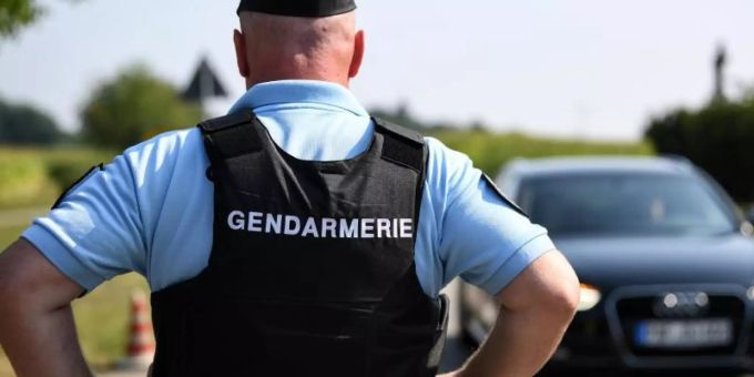 Die französische Polizei forderte Bürger auf, den Bereich in der Nähe der Geiselnahme zu meiden (Archivfoto). Foto: Patrick Seeger Die französische Polizei forderte Bürger auf, den Bereich in der Nähe der Geiselnahme zu meiden (Archivfoto). Foto: Patrick Seeger