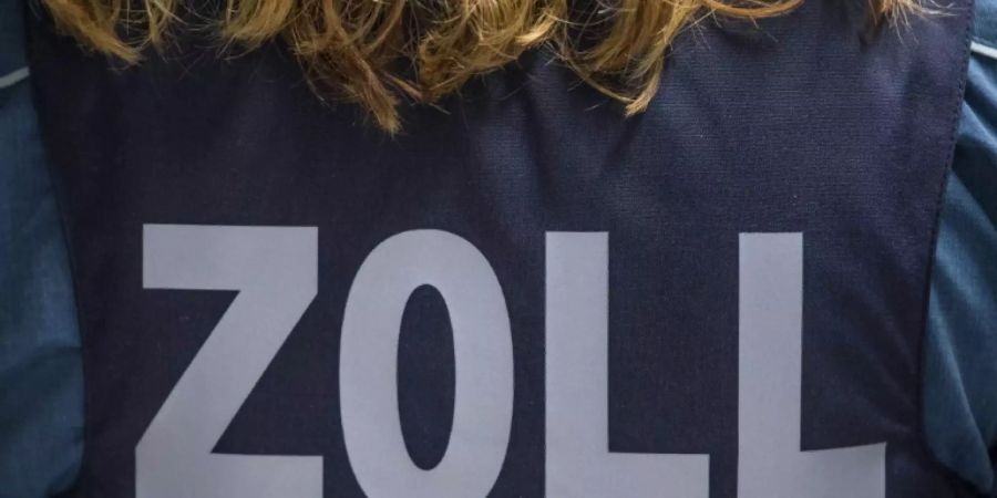 Zollbeamtin