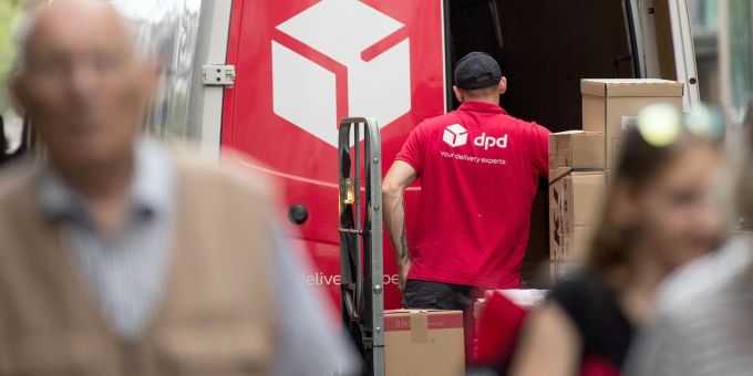 Angesichts der hohen Inflation und der drohenden Rezession rechnet der Paketdienst DPD in diesem Jahr in Deutschland mit einem rückläufigen Geschäft. dpd