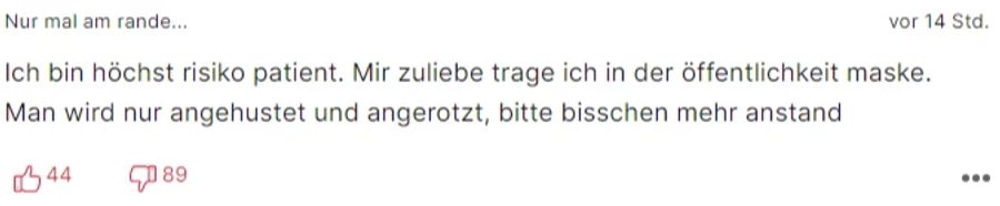 Dieser Leser trägt sich zuliebe eine Maske.