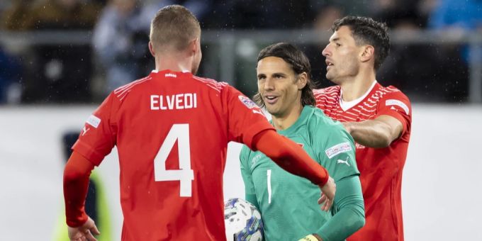 Yann Sommer hält auch gegen Tschechien einen Penalty. Schweizer Nati