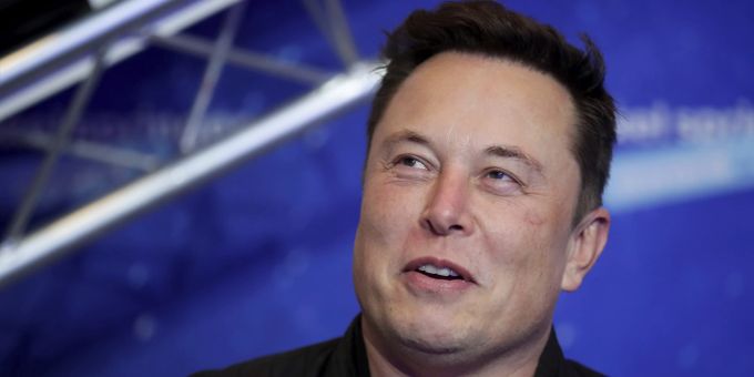 Elon Musk hatte zunächst gedroht, der Ukraine das Internet abzuschalten. Elon Musk Ukraine