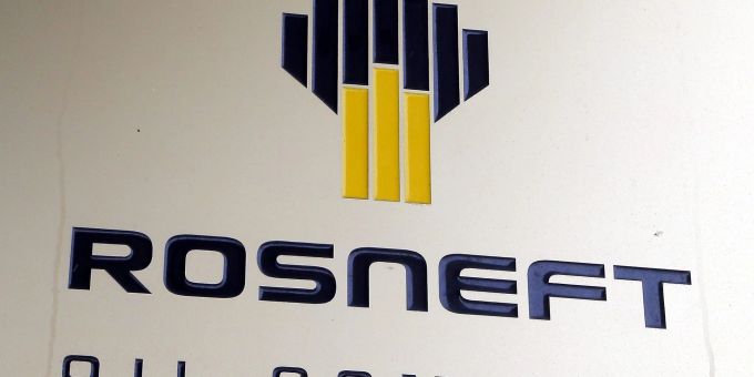Im Streit über die Treuhandverwaltung der deutschen Rosneft-Töchter verklagt der russische Ölkonzern den Bund.