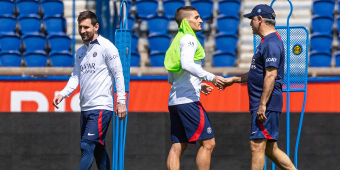 Christophe Galtier (rechts) wird als Trainer von PSG bald nicht mehr auf Lionel Messi (links) zählen können. Christophe Galtier PSG Messi