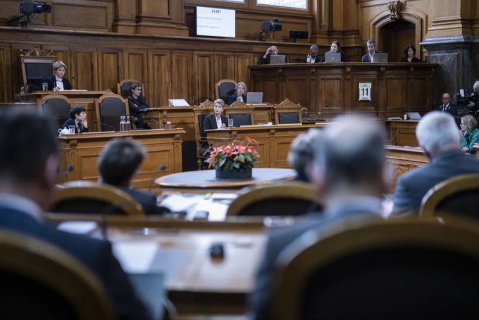 Finanzministerin Karin Keller-Sutter spricht an der Sondersession der Eidgenössischen Räte im Ständerat. Ausserordentliche Session Ständerat