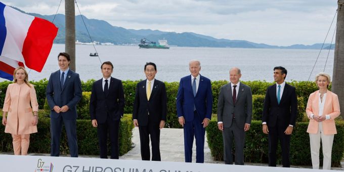 Beim Gipfel - G7-Staaten sagen Selenskyj weitere Hilfen zu