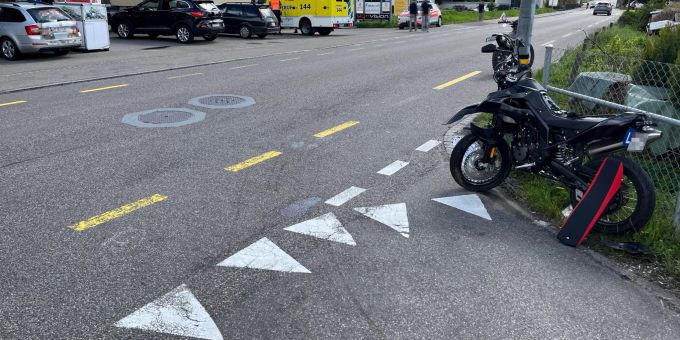 Unfall in Gossau SG: 26-jährige Motorradfahrerin verletzt. Gossau SG