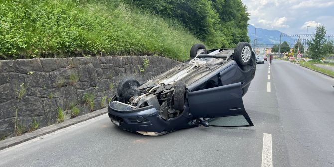 Selbstunfall mit Auto