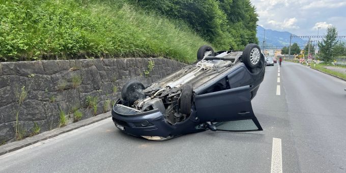 Unterterzen: Selbstunfall mit Auto Selbstunfall mit Auto