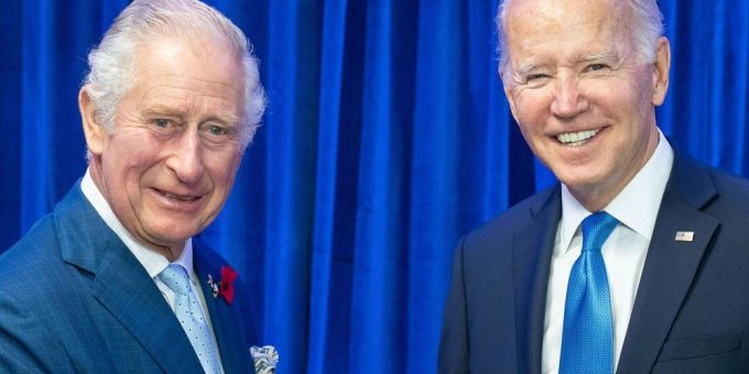 König Charles - damals noch Prinz - und Joe Biden (r.) bei einem Treffen in Schottland im Herbst 2021. König Charles - damals noch Prinz - und Joe Biden (r.) bei einem Treffen in Schottland im Herbst 2021.