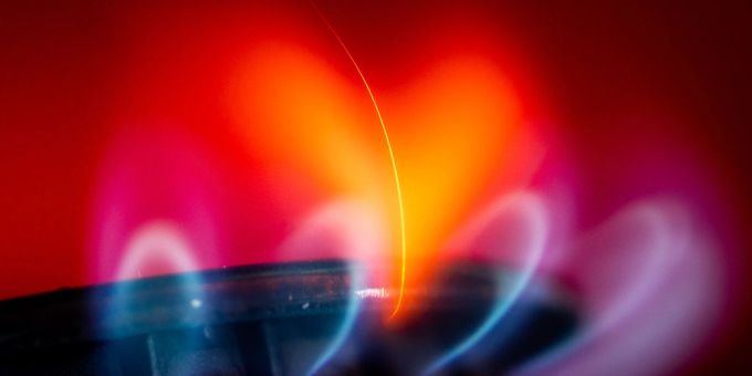 Bonn/Berlin - Mehrere Versorger sollen Gaspreisbremse ausnutzen
