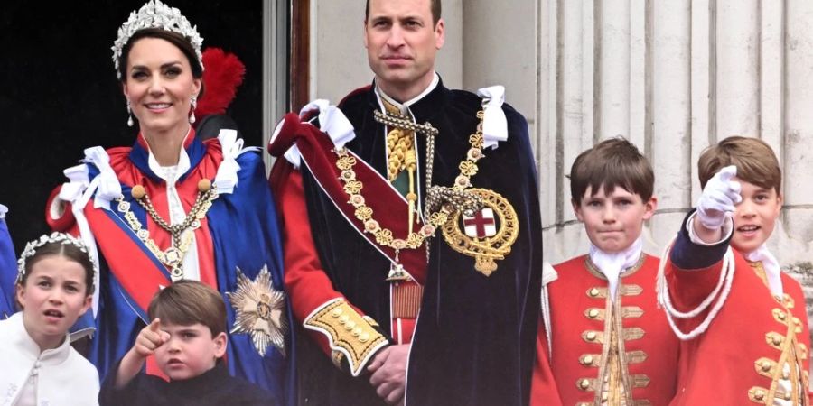 Am Krönungstag wurden die Royals unter anderem von diversen Experten im Lippenlesen beobachtet.