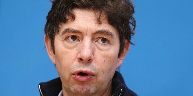 Christian Drosten, Direktor des Instituts für Virologie an der Charité Berlin, arbeitete eng mit der Regierung während der Corona-Pandemie zusammen. corona drosten