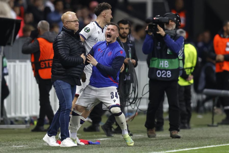Grosser Jubel beim FC Basel nach dem Europa-Coup in Nizza.