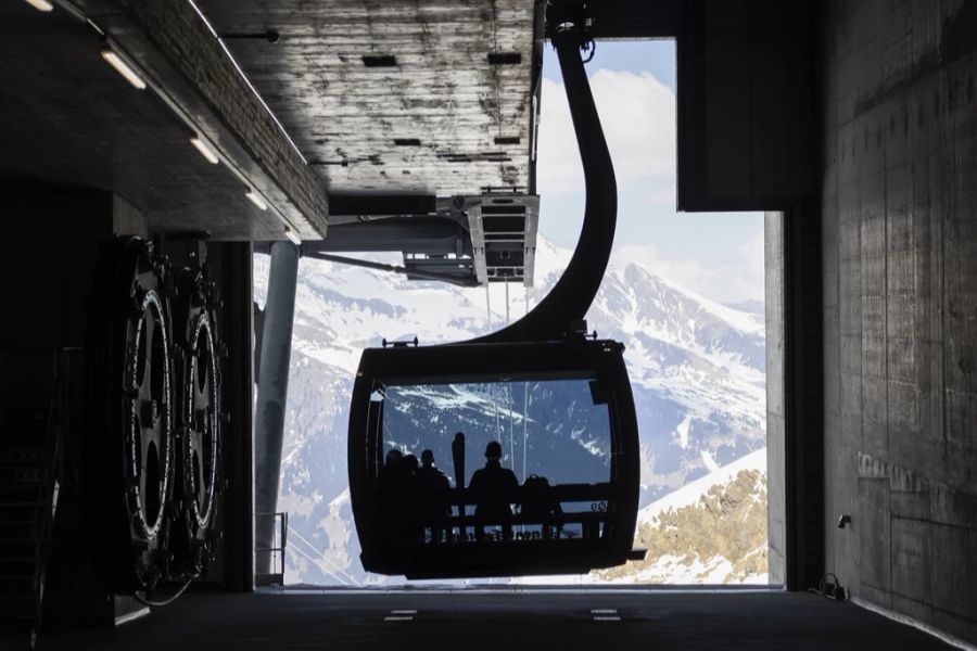 Am Tag seines Verschwindens fuhr Aidan Roche mit dem Eiger-Express zur Station Eigergletscher. (Archiv)