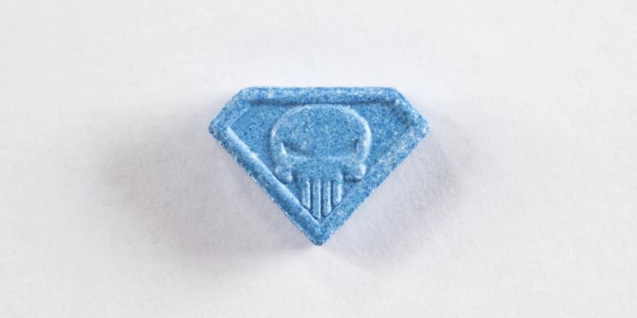 Je nach Herkunft können Ecstasy-Pillen der Variante «Blue Punisher» völlig unterschiedliche Zusammensetzung haben.