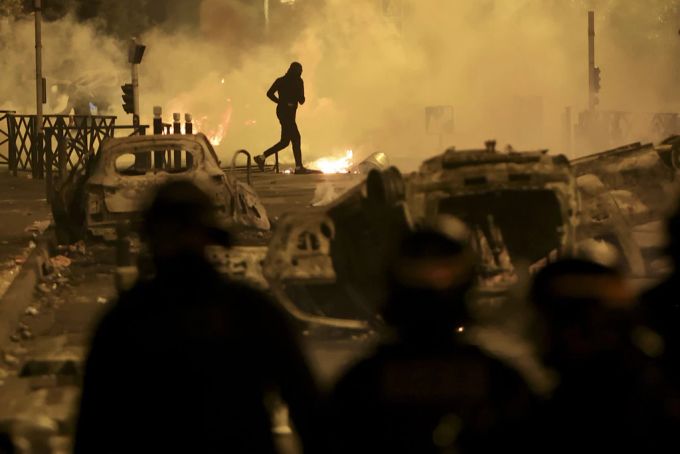 In Frankreich kam es erneut zu Krawallen. Auch in Belgien gingen Menschen auf die Strassen. Frankreich