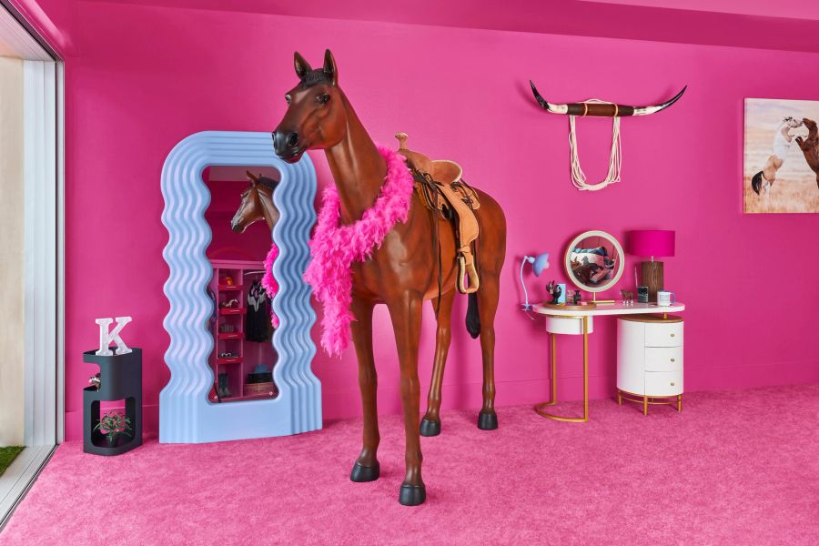 Pferd im Barbie Haus