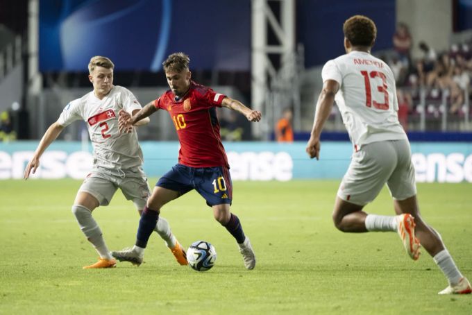 Lewin Blum (l.) war an diesem Turnier in der Mannschaft der Schweizer Nati gesetzt. Schweizer Nati