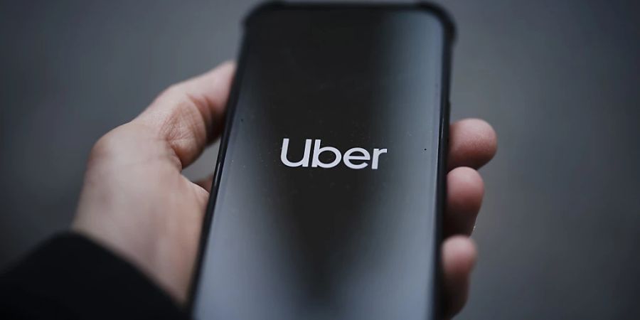 Der Taxi-Rivale Uber ist im zweiten Quartal trotz Inflations- und Rezessionssorgen stark gewachsen. Der Umsatz verdoppelte sich im Jahresvergleich auf 8,1 Milliarden US-Dollar. (Archivbild)