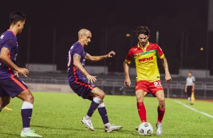Oliver Buff (l.) spielt mit seinem Team sogar noch um die Champions League. Oliver Buff