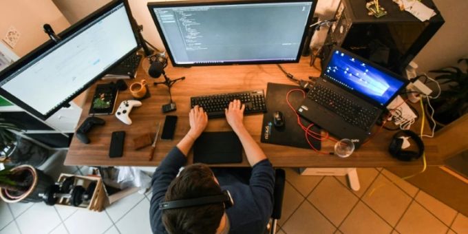 Mann im Homeoffice Mann im Homeoffice