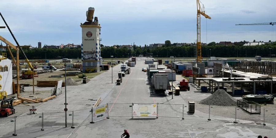 Aufbau des Oktoberfests 2022 auf der Theresienwiese