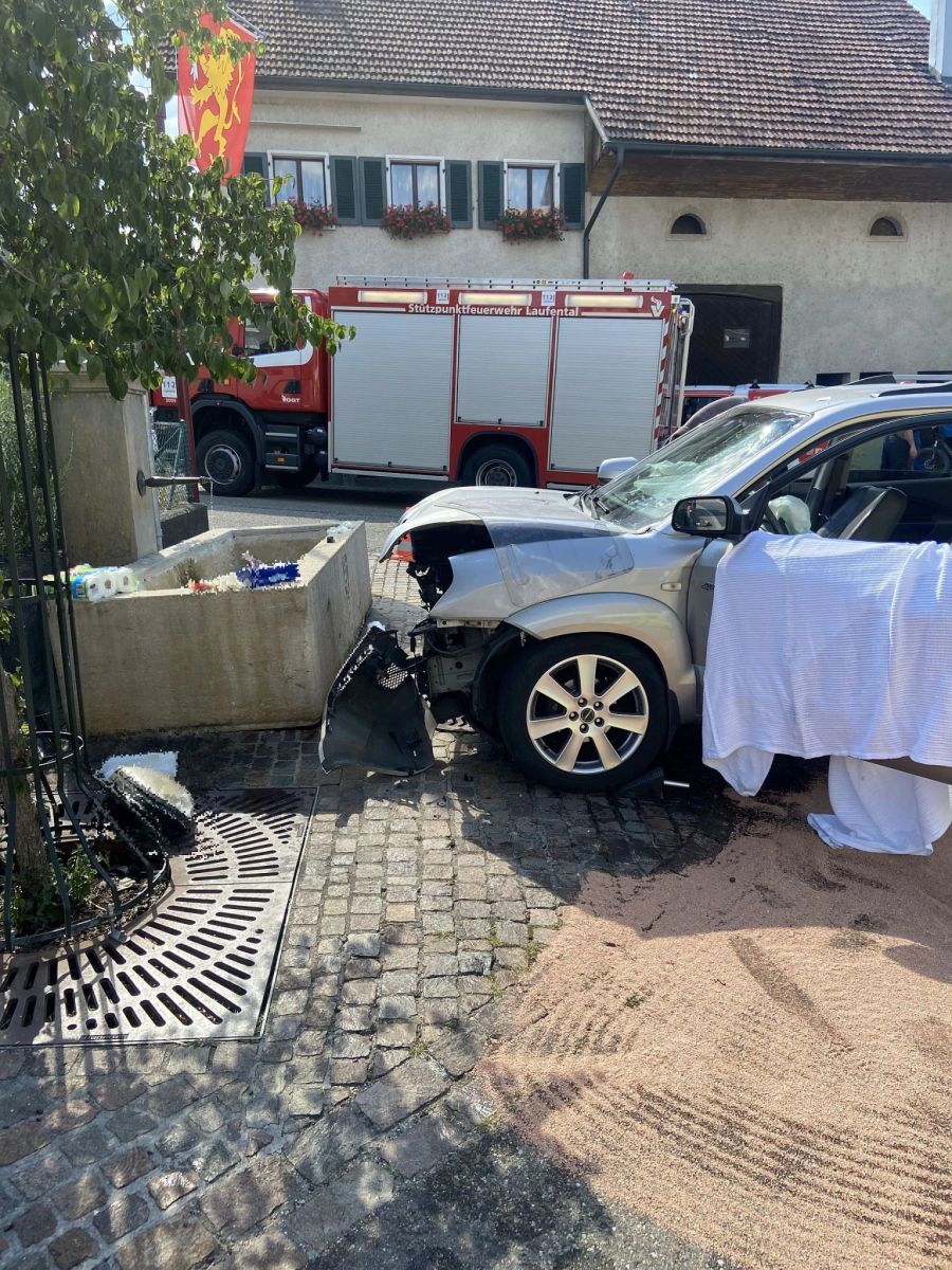 Wahlen BL: Zwei Personen wurden beim Unfall verletzt