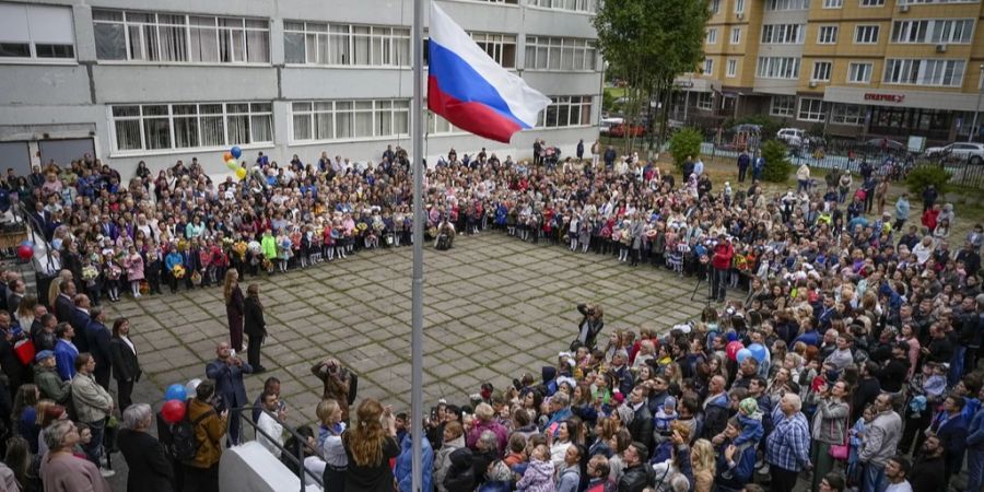 Schulbeginn Russland Ukraine-Krieg