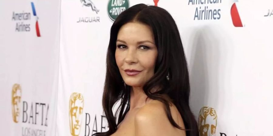 Catherine Zeta-Jones spielt in der zweiten Staffel der Serie «Prodigal Son - Der Mörder in Dir» eine Ärztin in einer psychiatrischen Anstalt. Foto: Willy Sanjuan/Invision/AP/dpa/Archiv