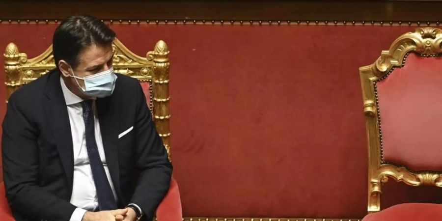 Giuseppe Conte im Senat. In der italienischen Regierungskrise gibt es weiter keine Lösung. Foto: Andreas Solaro/Pool AFP/AP/dpa