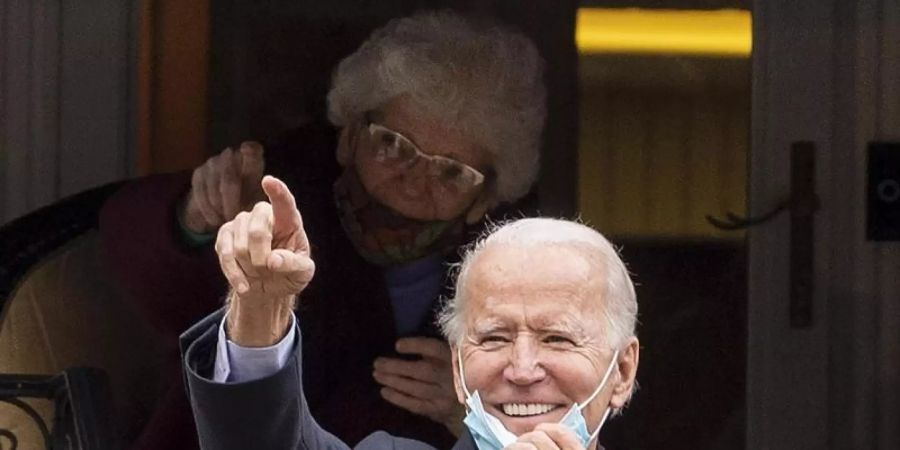 Herausforderer Joe Biden steht vor seinem Elternhaus in Scranton/Pennsylvania. Zukünftig möchte er im Weissen Haus residieren. Foto: Jose F. Moreno/The Philadelphia Inquirer/AP/dpa