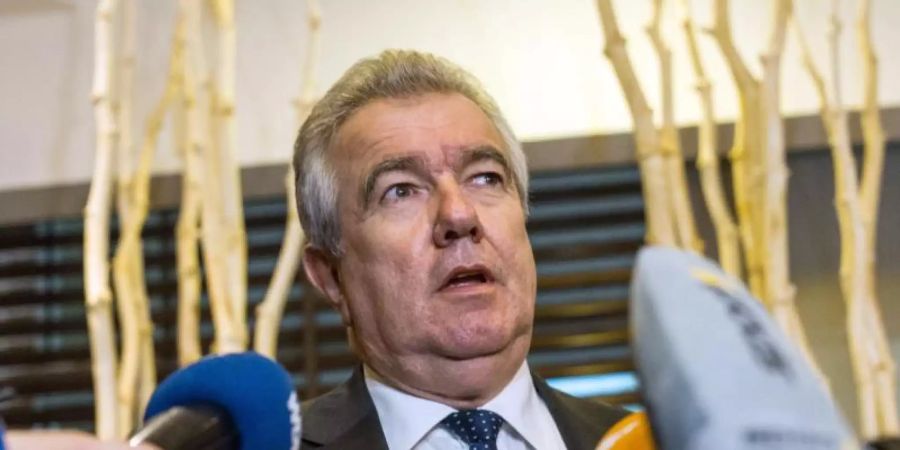 Vizepräsident Frymuth geht nicht davon aus, dass Verbandsboss Fritz Keller in der derzeitigen Krise DFB verlassen könnte. Foto: Philipp von Ditfurth/dpa
