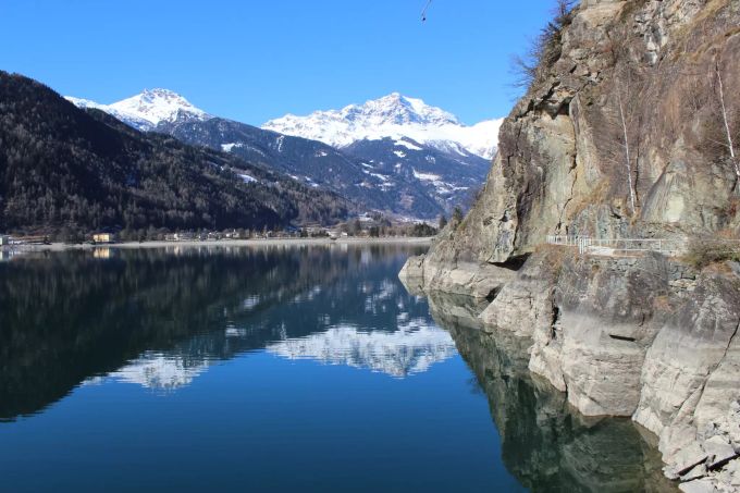 Wanderweg Ostseite am Lago di Poschiavo. Lago di Poschiavo