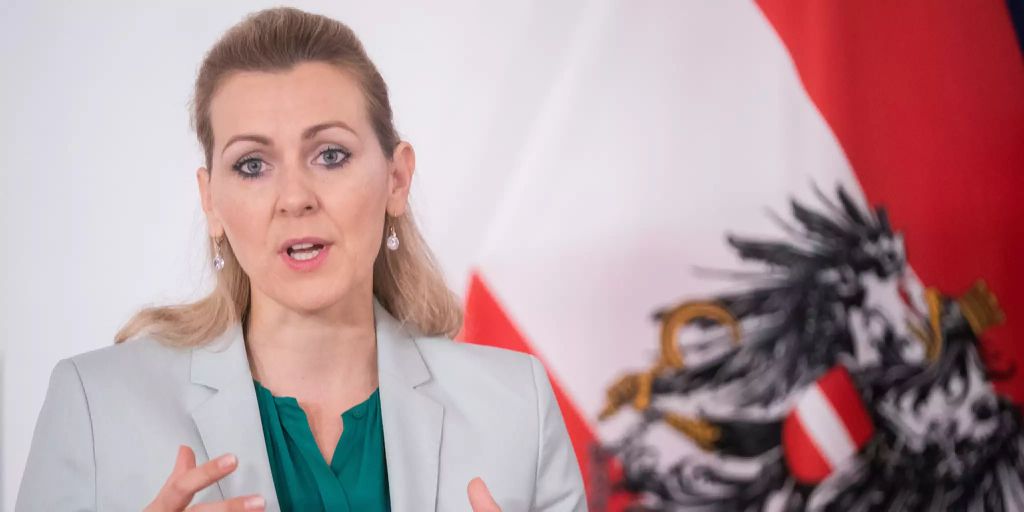 Christine uhlenhaut dissertation 02 picture