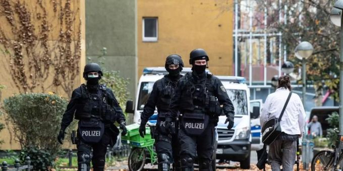 Berlin/Dresden - Museums-Einbruch: Zwei Verdächtige weiter auf der Flucht