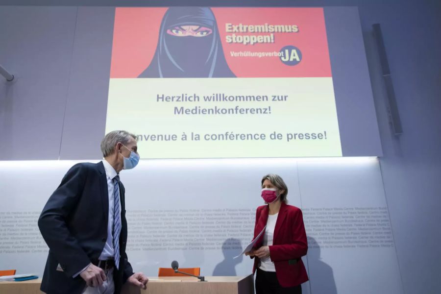 Medienkonferenz Verhüllungsverbot.