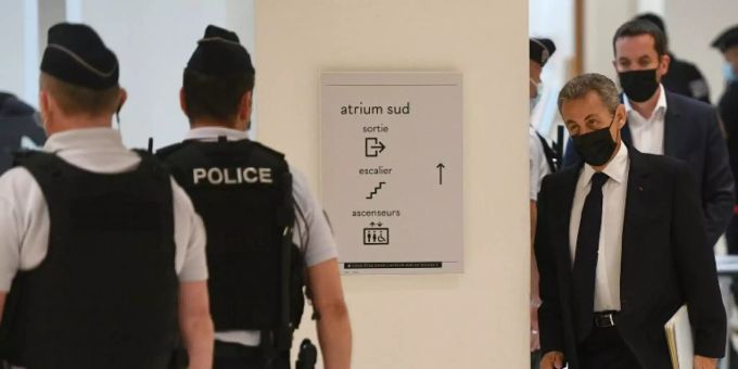 Archivfoto von Nicolas Sarkozy bei seiner Ankunft im Gericht. Archivfoto von Nicolas Sarkozy bei seiner Ankunft im Gericht.